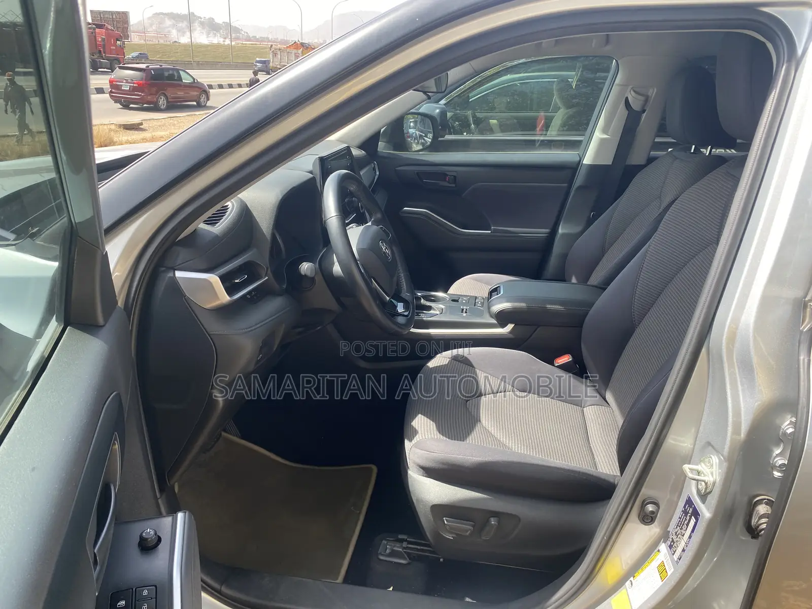 Toyota Highlander LE FWD 2020 Silver