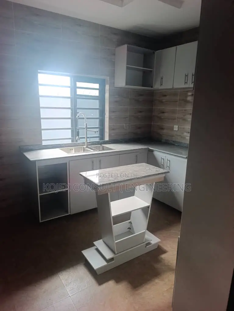 5bdrm Duplex in Ogba for sale