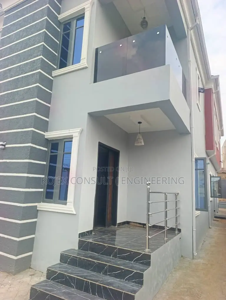 5bdrm Duplex in Ogba for sale