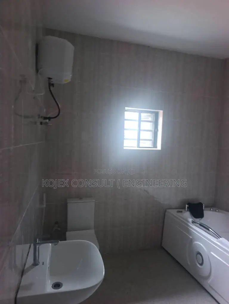 5bdrm Duplex in Ogba for sale