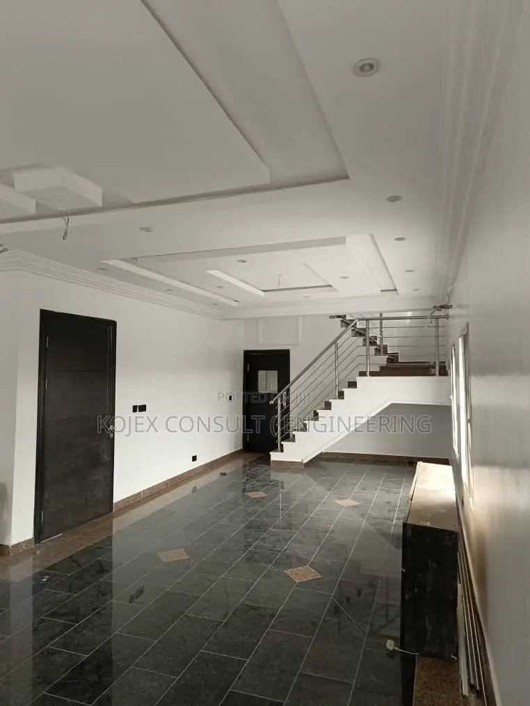 5bdrm Duplex in Ogba for sale