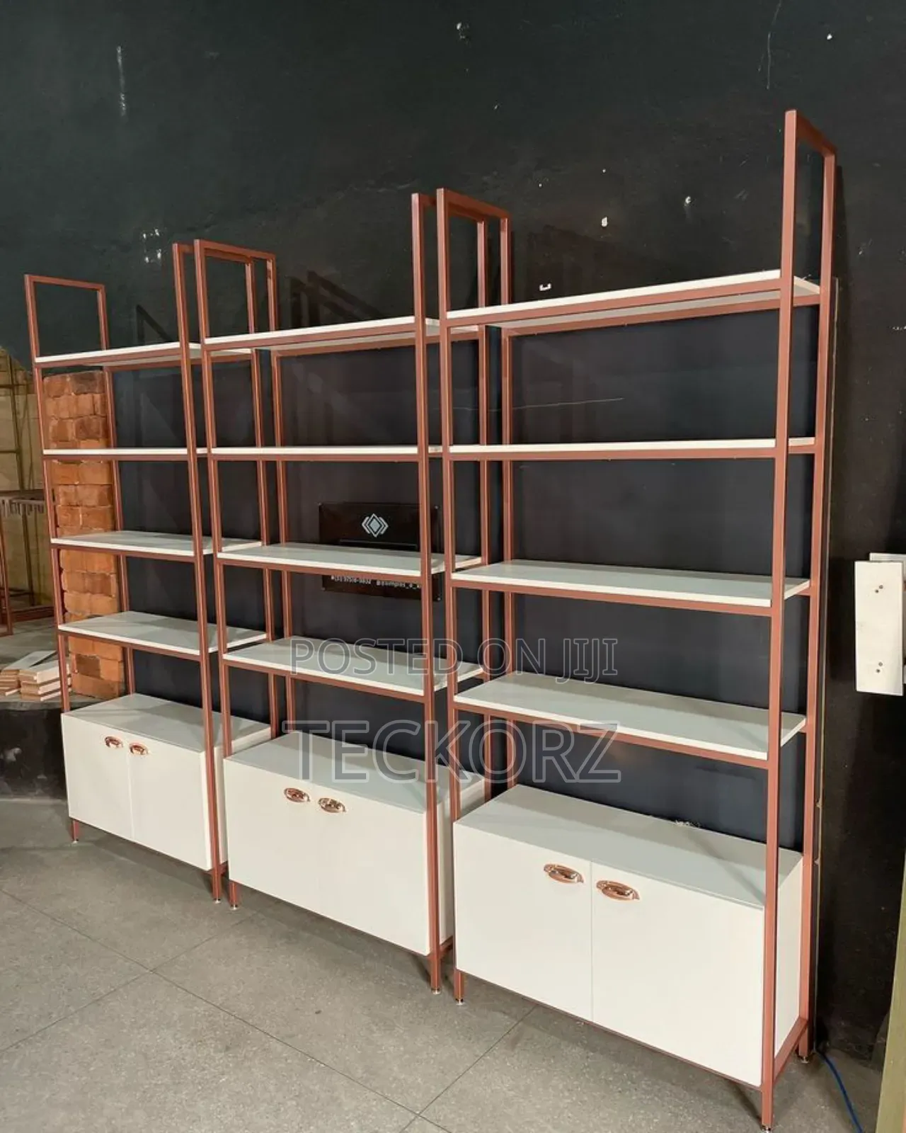 Boutique Costmetic Shop Metal Rack