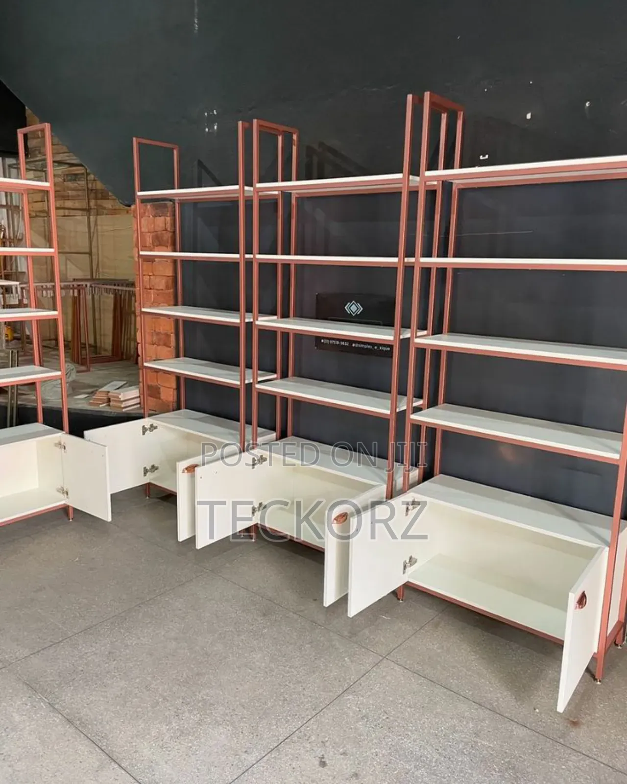 Boutique Costmetic Shop Metal Rack
