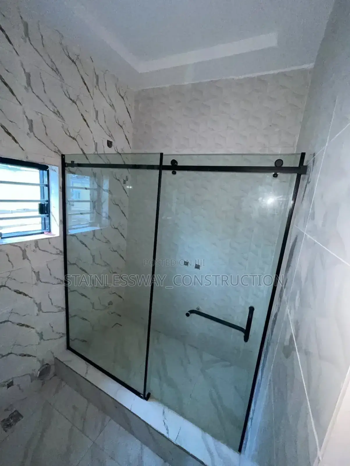 Shower Cubicle Glass With Black Accessories