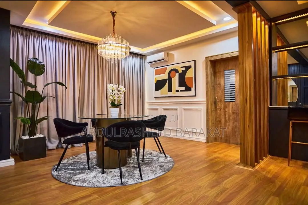 Luxury Three Bedroom Apartment With Pool Ps5 It Can Also Go as 2 Bed