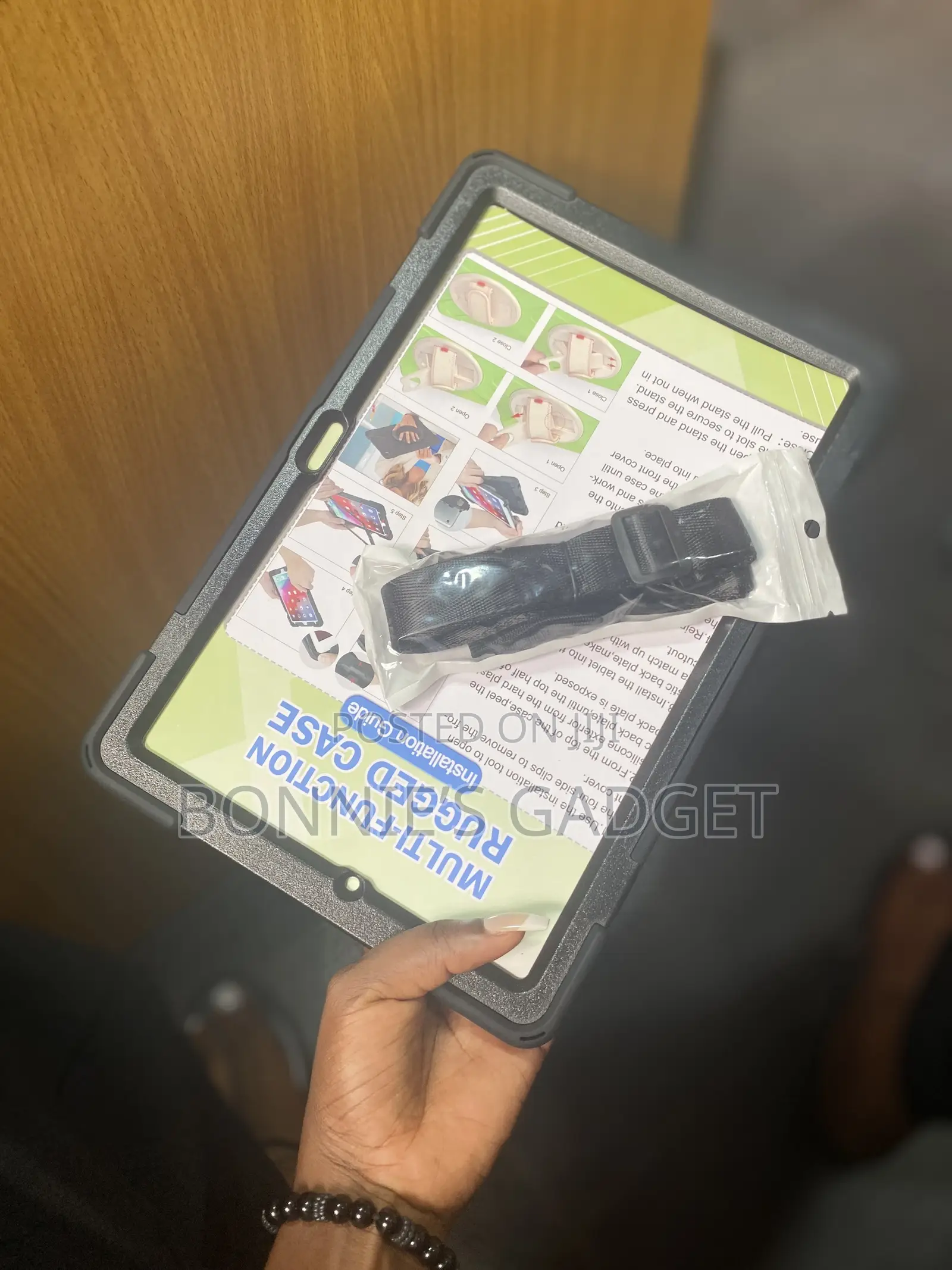 Heavy-Duty Protective Case for a Tablet, Likely a Samsung Galaxy Tab