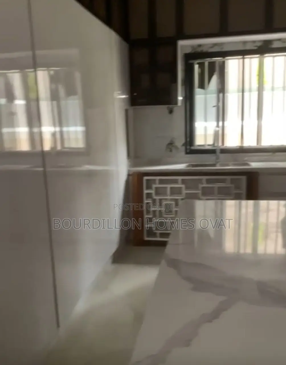 6bdrm Apartment in Lekki Phase 1 for sale