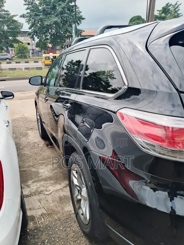 Toyota Highlander Limited Platinum 4dr SUV AWD (3.5L 6cyl 6A) 2014