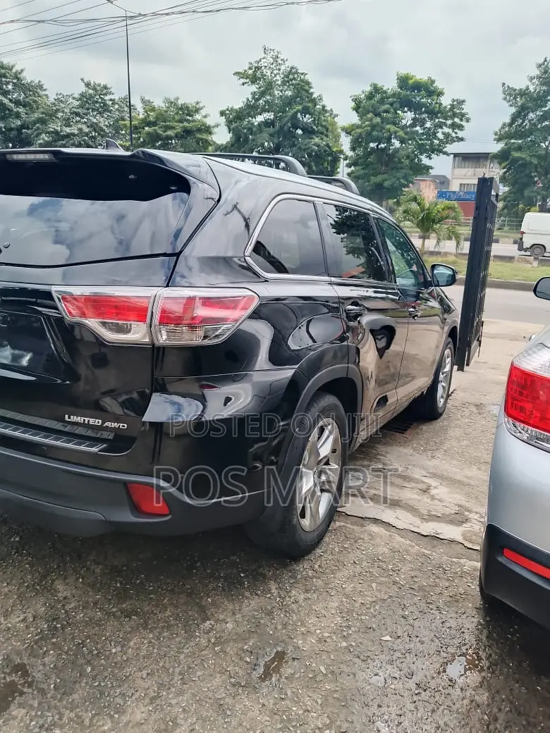 Toyota Highlander Limited Platinum 4dr SUV AWD (3.5L 6cyl 6A) 2014
