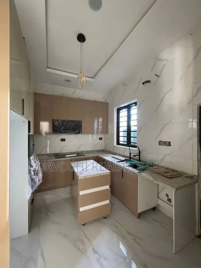 4bdrm Duplex in Ikota for rent