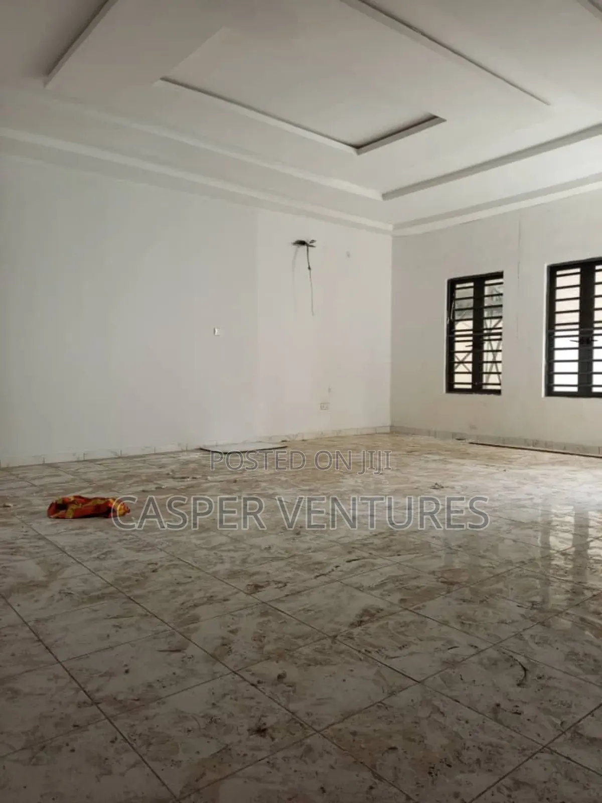 4bdrm Duplex in White, Ologolo for sale