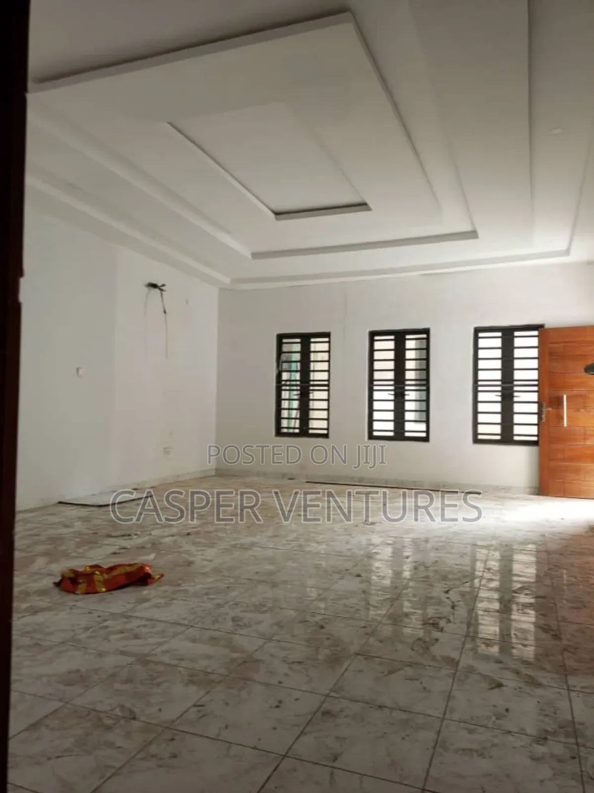 4bdrm Duplex in White, Ologolo for sale