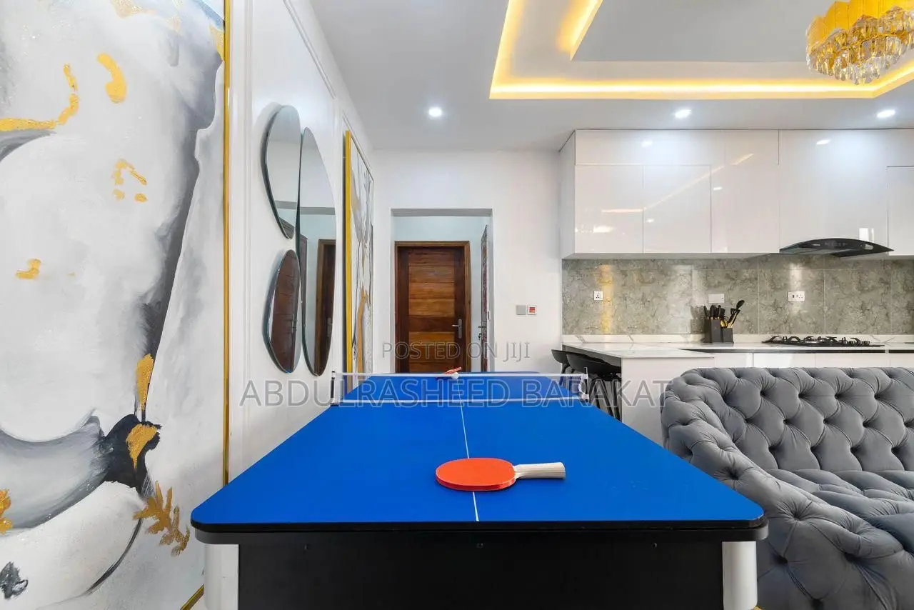 Aesthetically Pleasing One Bedroom Apartment Pool Snooker Table Tennis