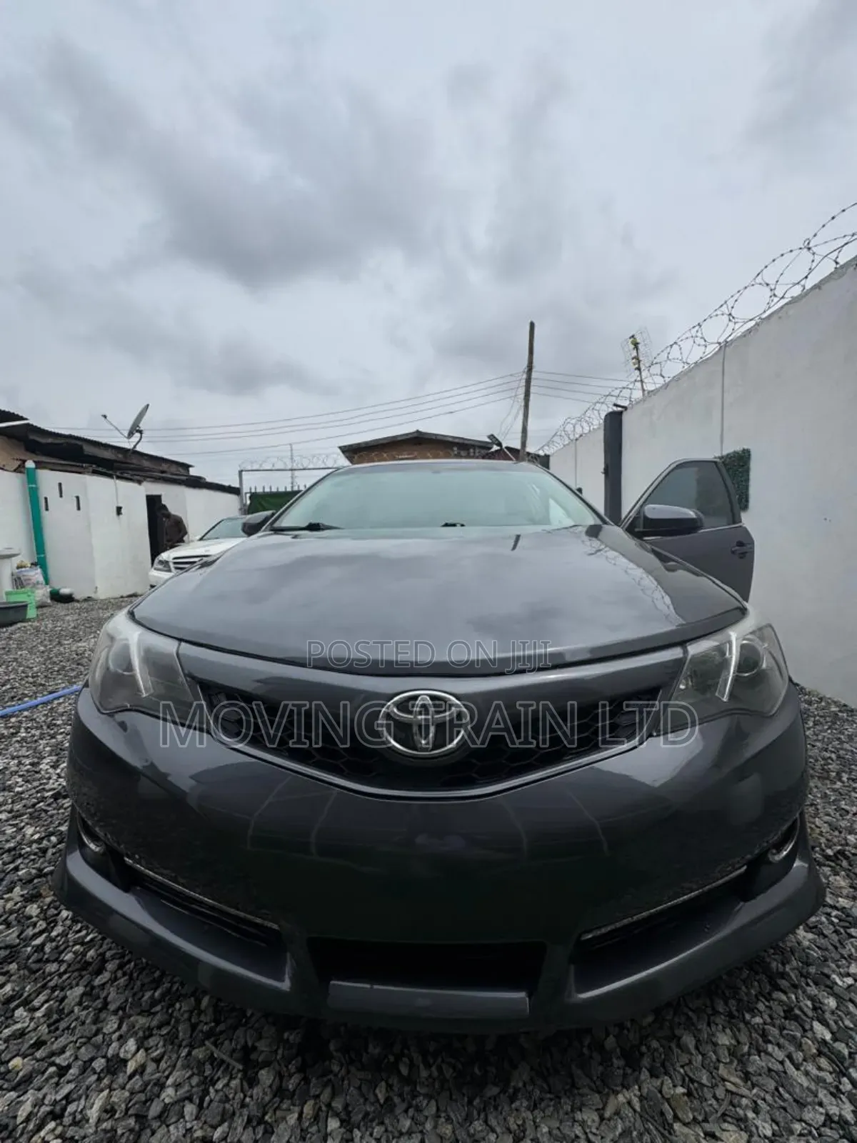 Toyota Camry XLE 4dr Sedan (2.5L 4cyl 6A) 2012