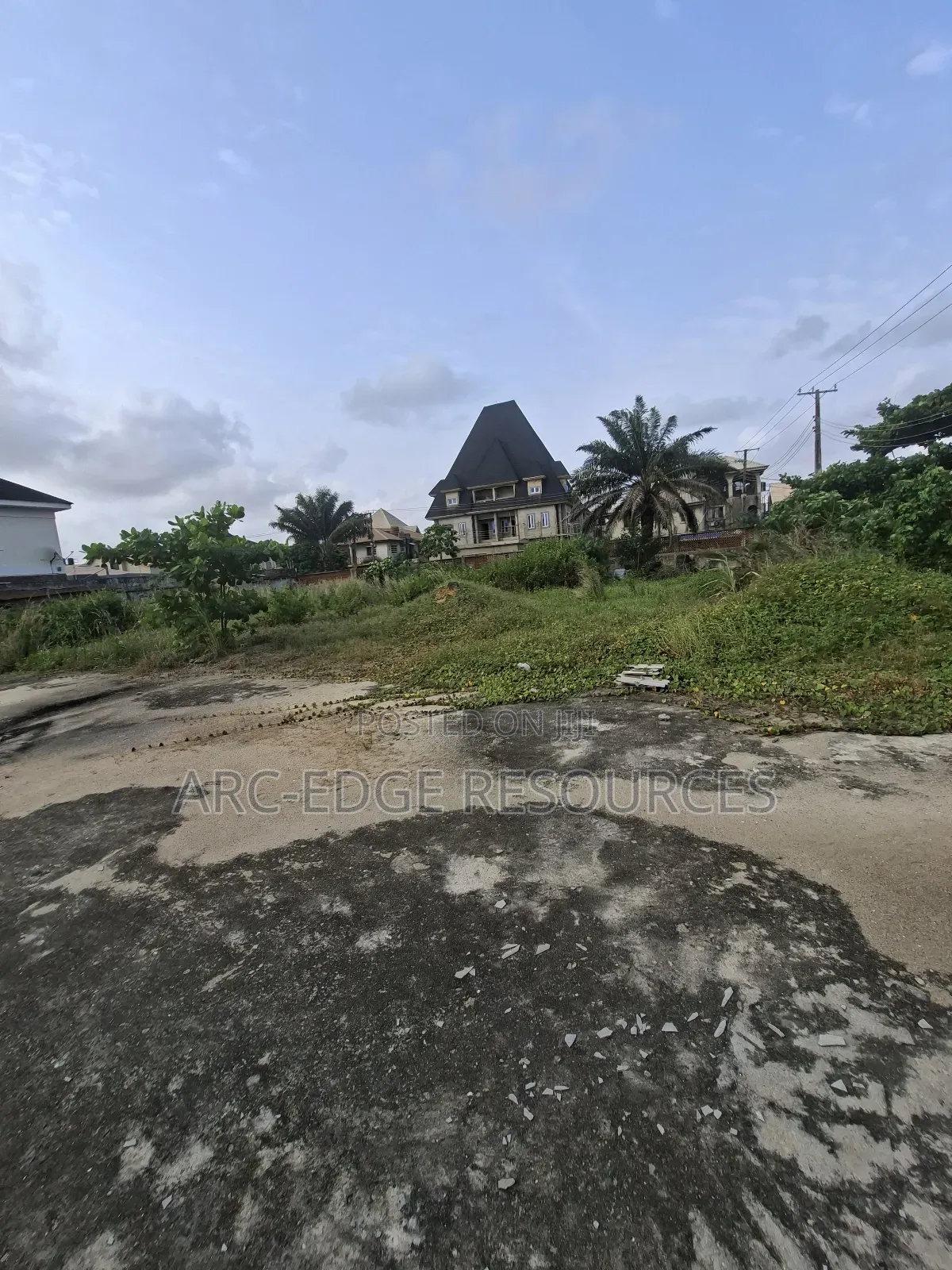 Cornerpiece 1400sqm Land for Commercial Residential Use