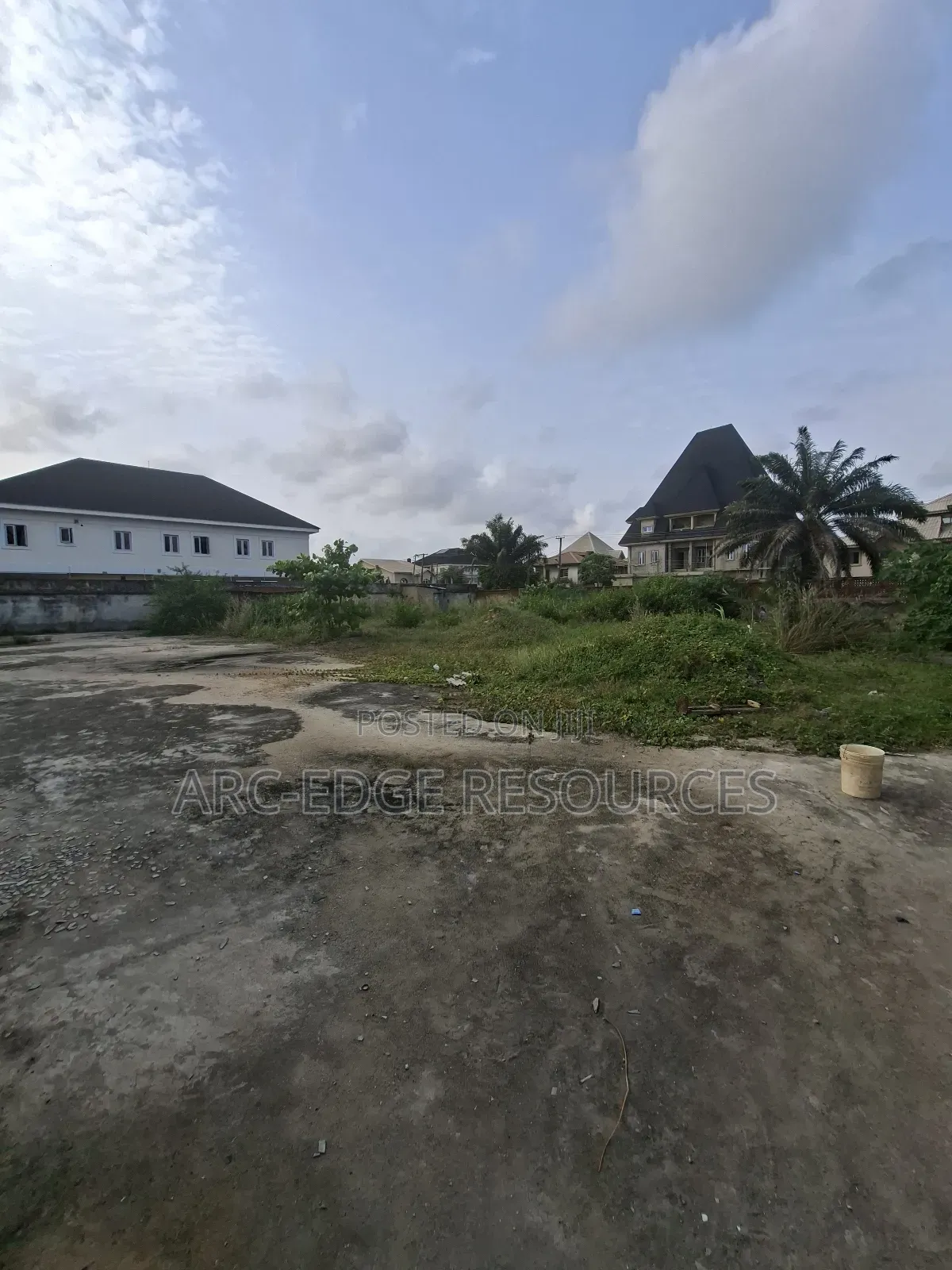 Cornerpiece 1400sqm Land for Commercial Residential Use
