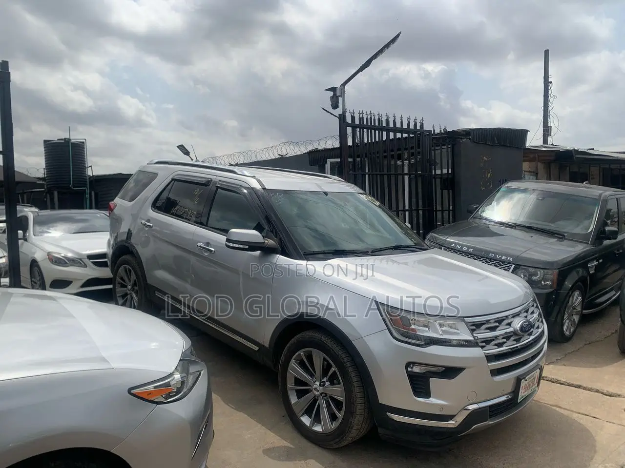 Ford Explorer XLT AWD 2018 Silver