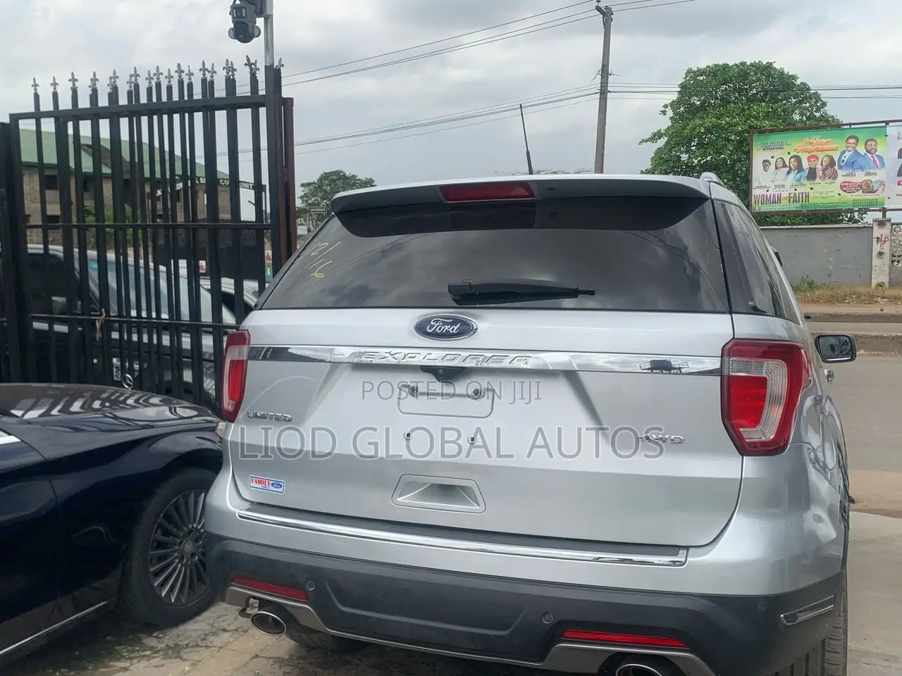 Ford Explorer XLT AWD 2018 Silver