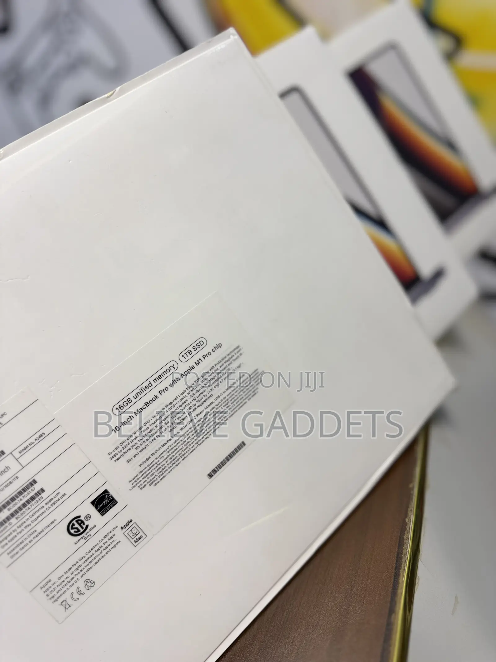 New Laptop Apple MacBook Pro 2021 M1 16GB Apple M1 Pro SSD 1T