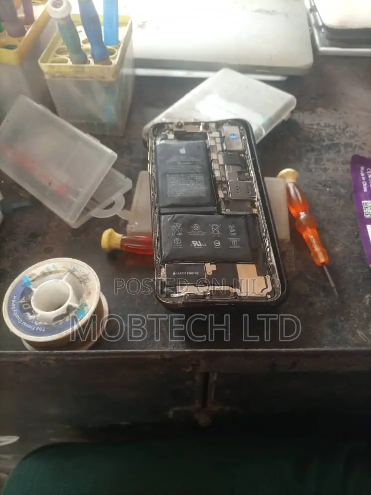 iPhone, Samsungs and All Kinds of Phones and iPads Repair Engineer
