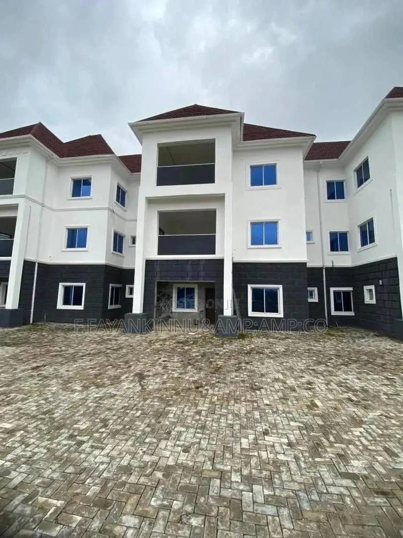 4bdrm Townhouse/Terrace in Dawaki for sale