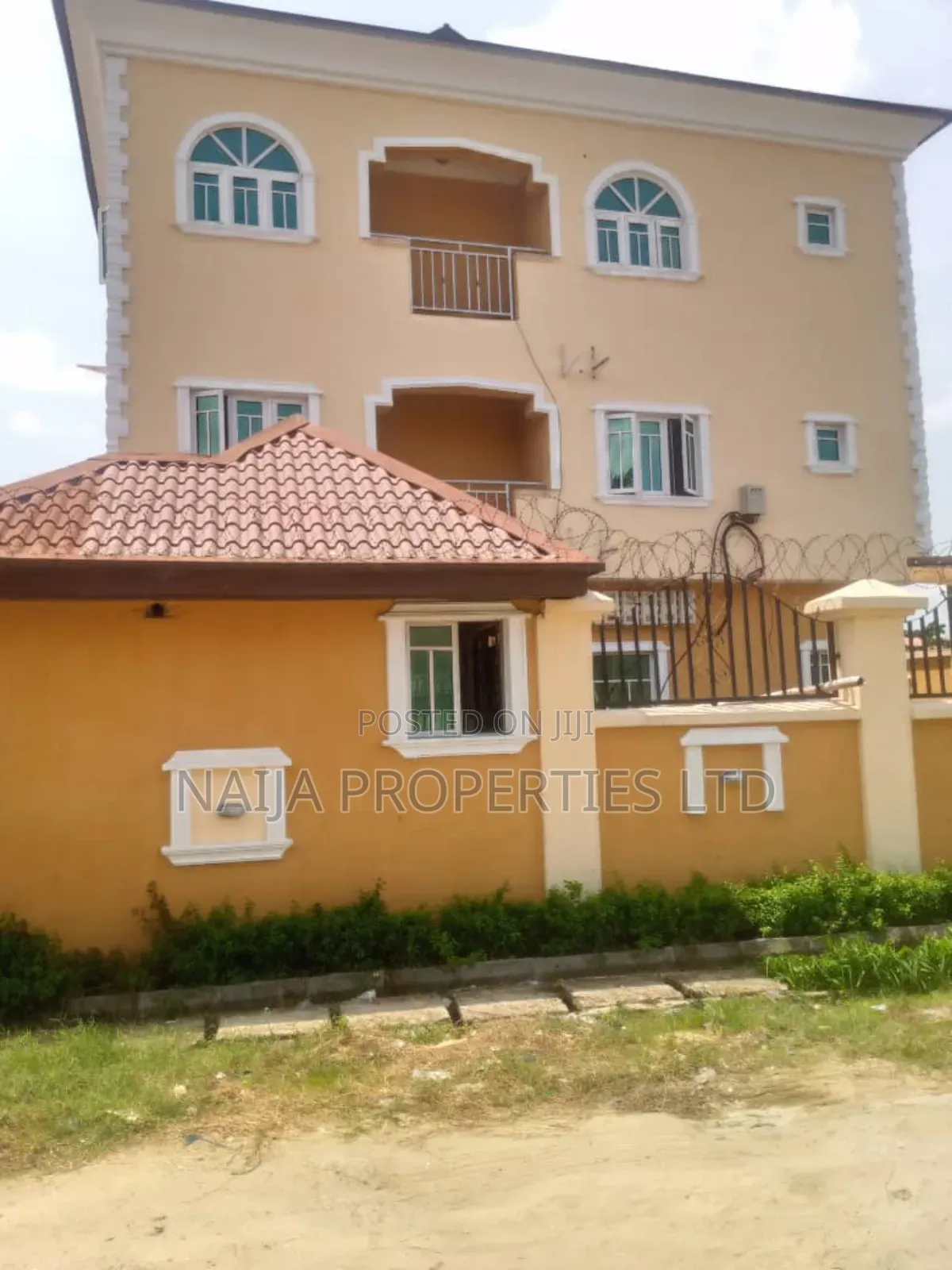 3bdrm Block of Flats in Badore, Ajah for sale