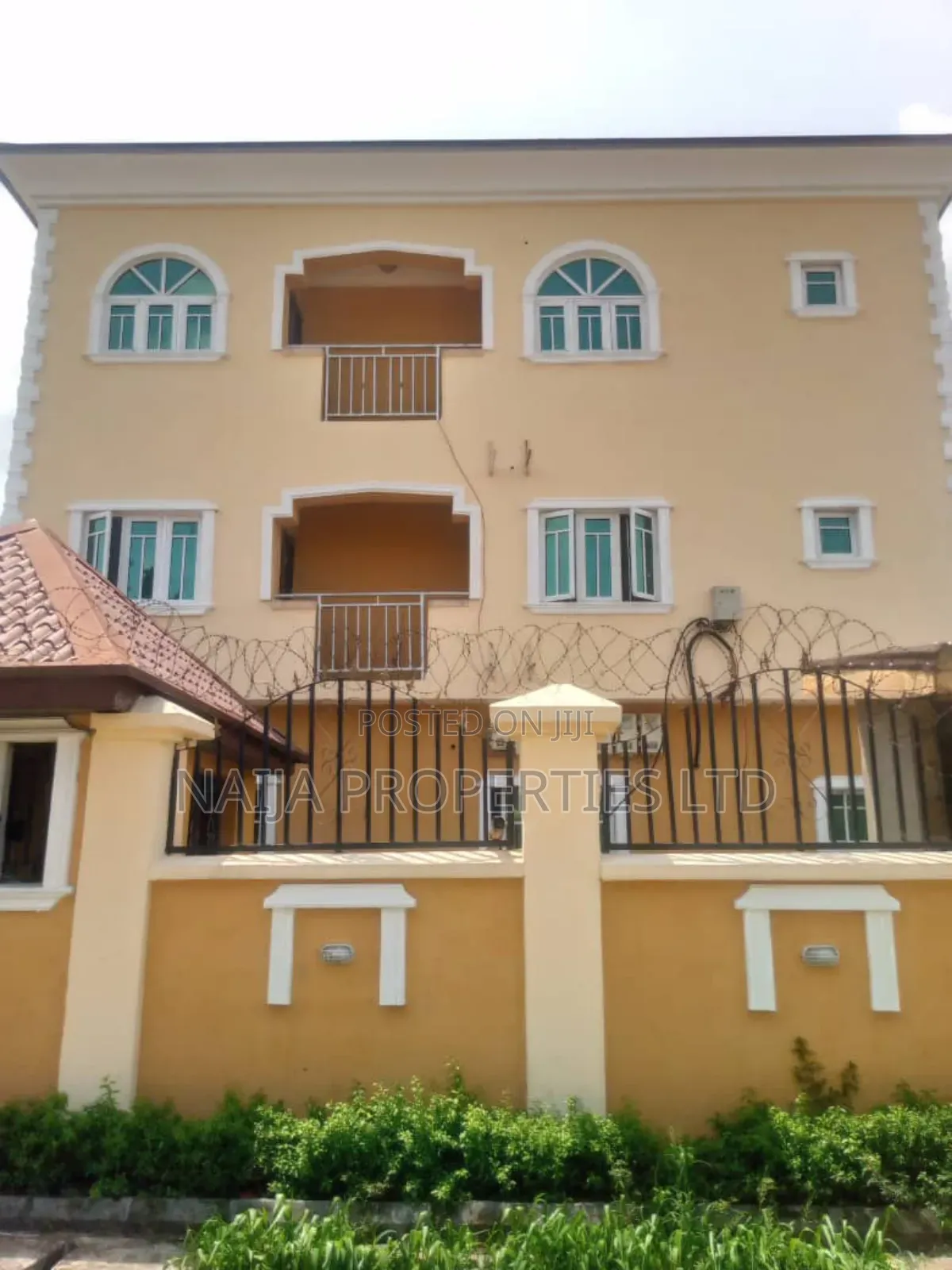3bdrm Block of Flats in Badore, Ajah for sale