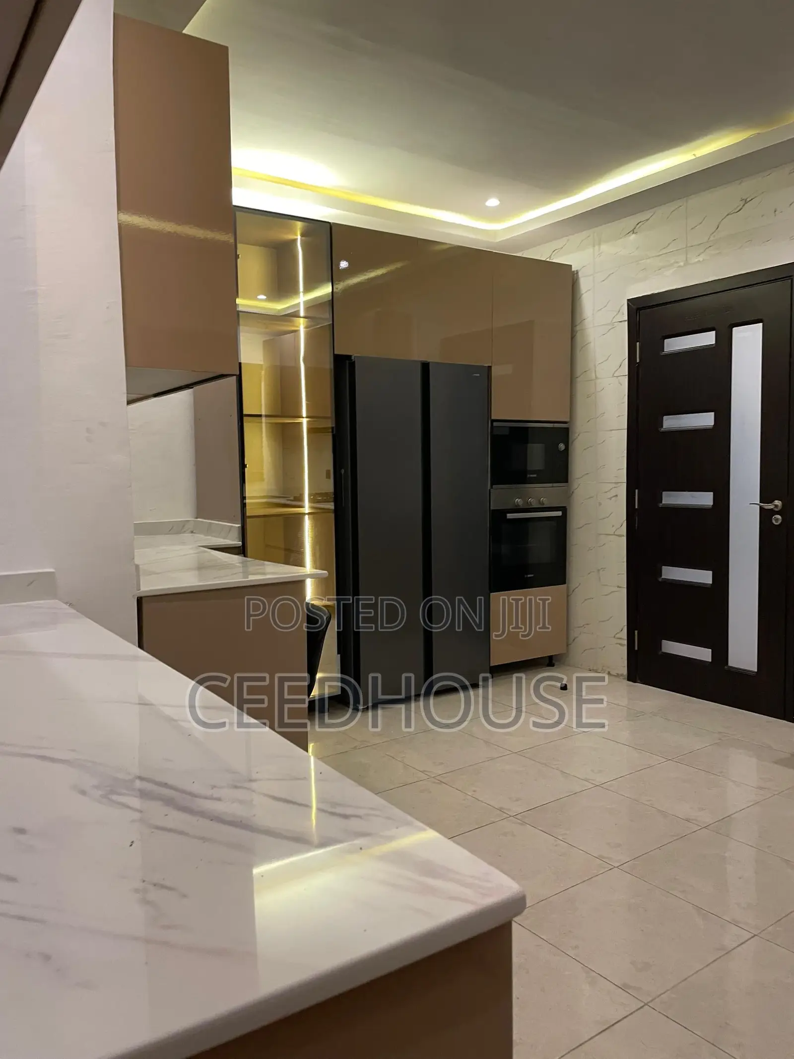 Tastefully Furnished 3 Bedrooms Apartment With Snooker
