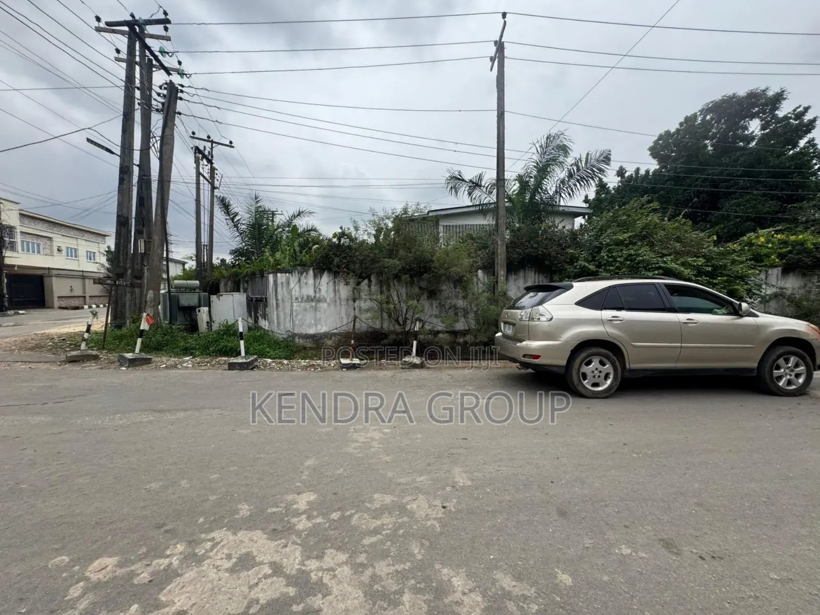 5bdrm Mansion in Adeniyi Jones, Ikeja for sale