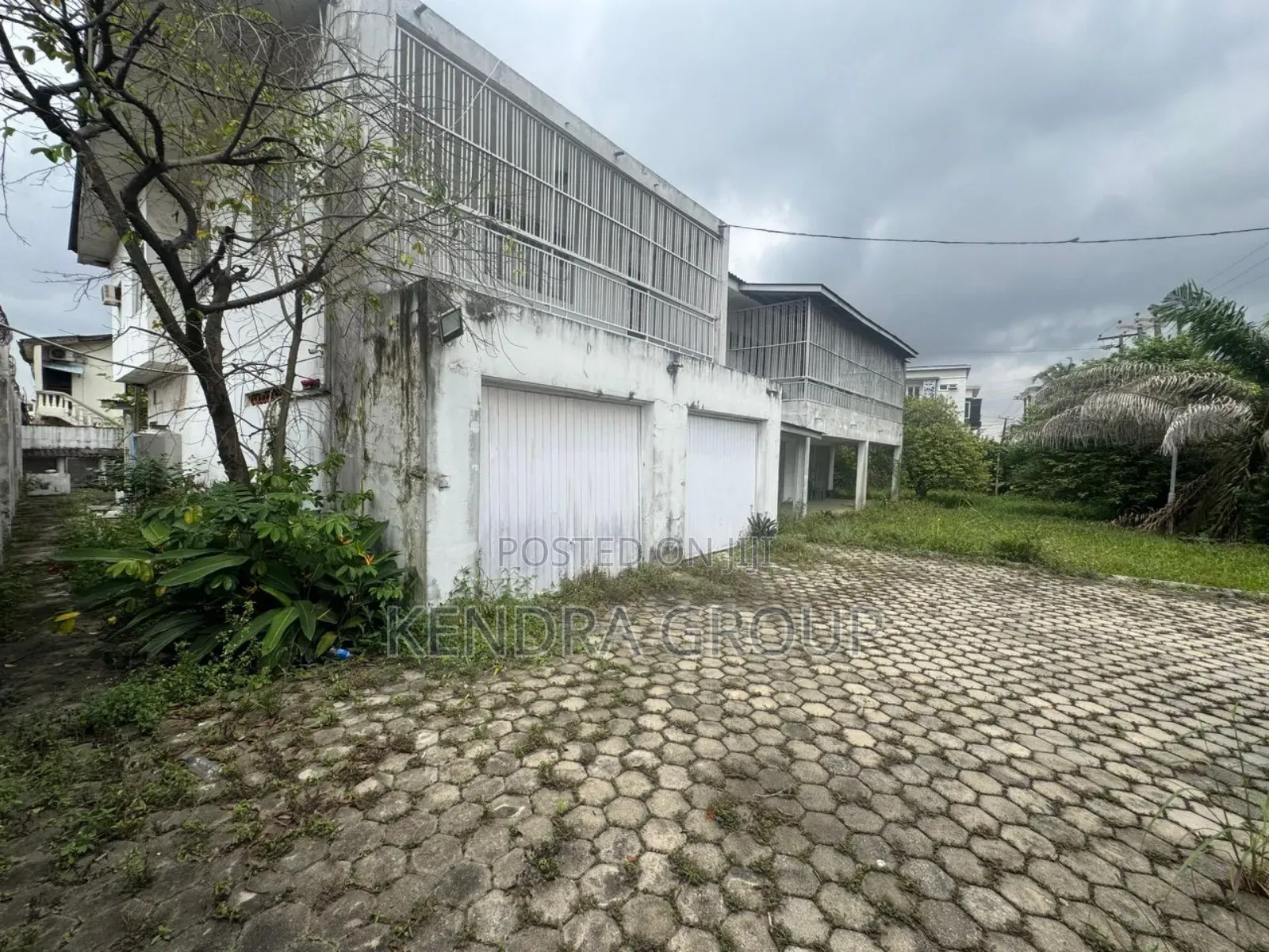 5bdrm Mansion in Adeniyi Jones, Ikeja for sale
