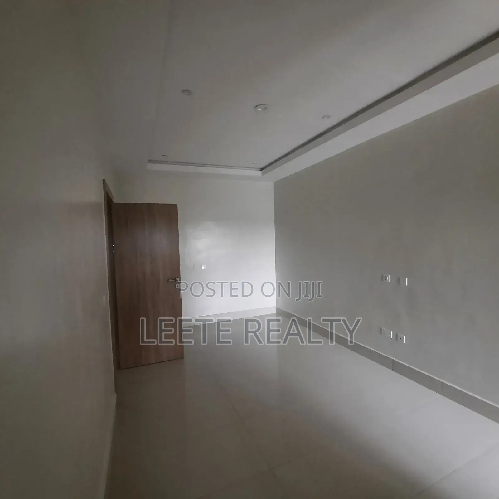 5bdrm Townhouse/Terrace in Kado for sale