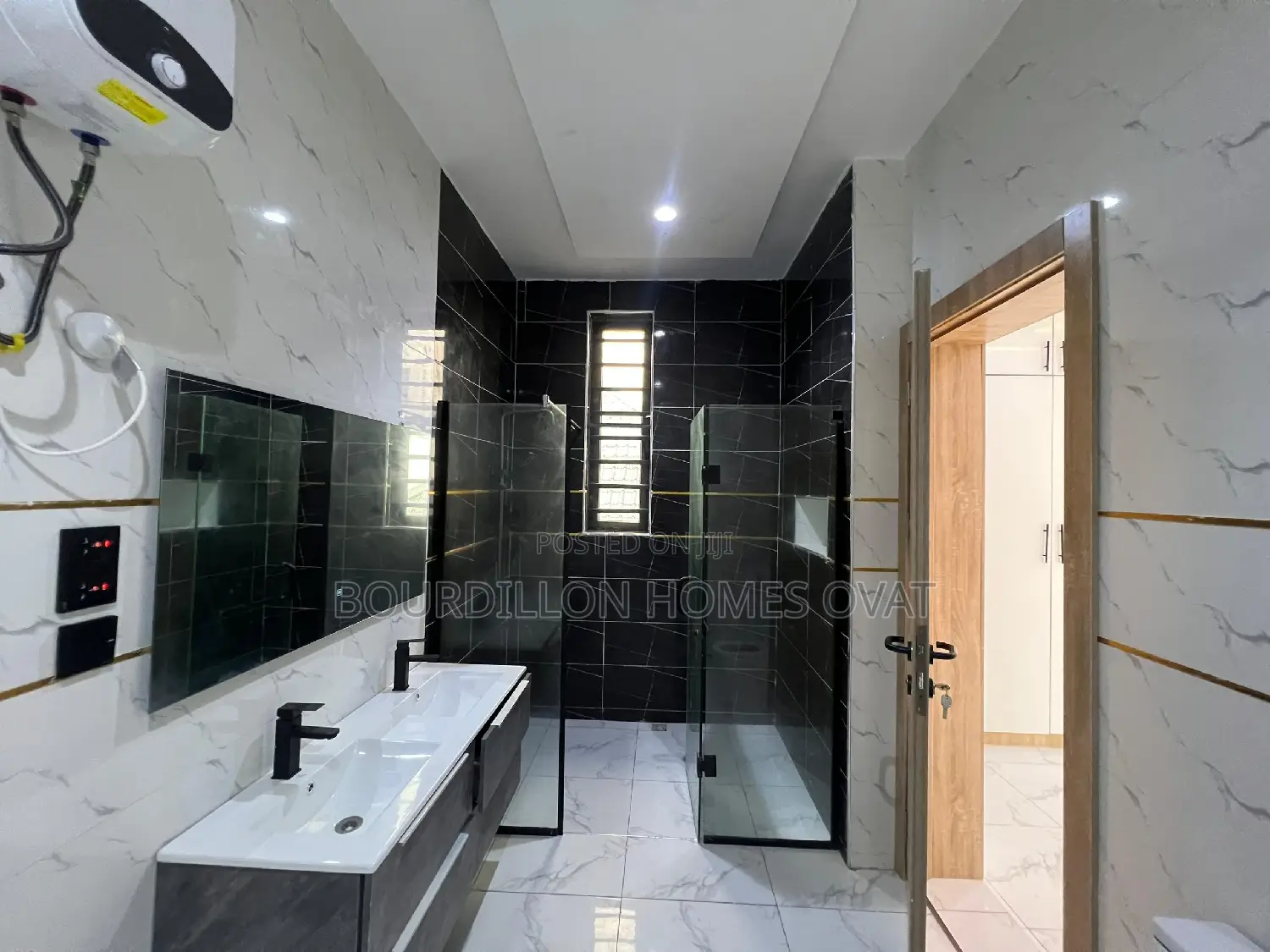 4bdrm Duplex in Ologolo for sale