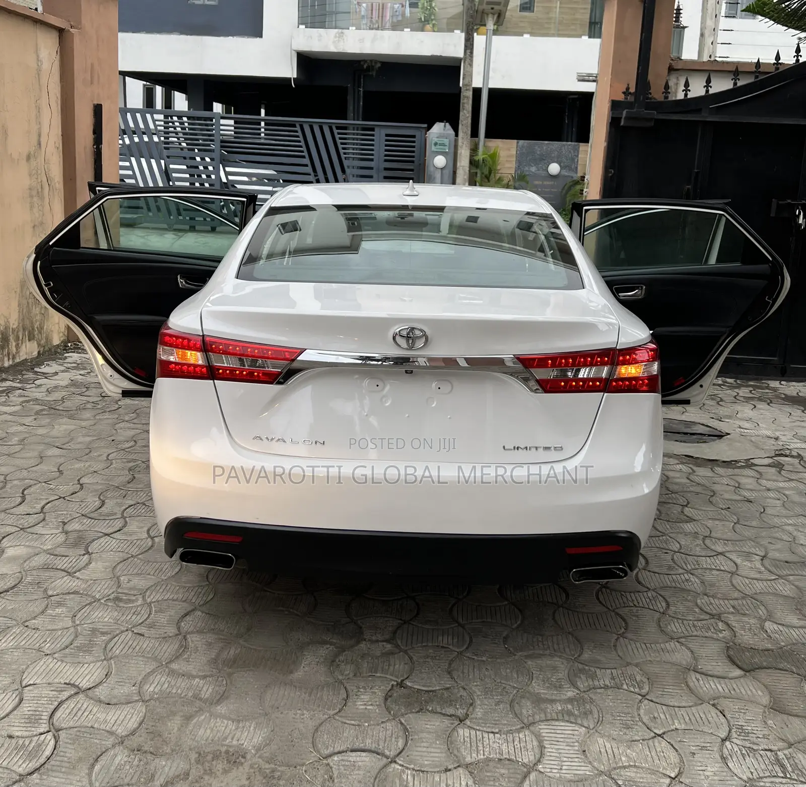 Toyota Avalon Limited 4dr Sedan (3.5L 6cyl 6A) 2014 White