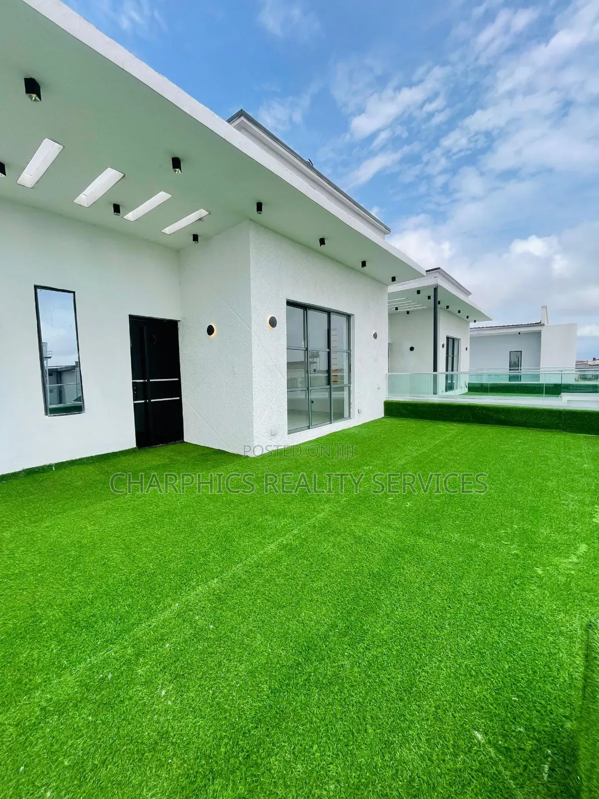 5bdrm Duplex in Osapa london for sale