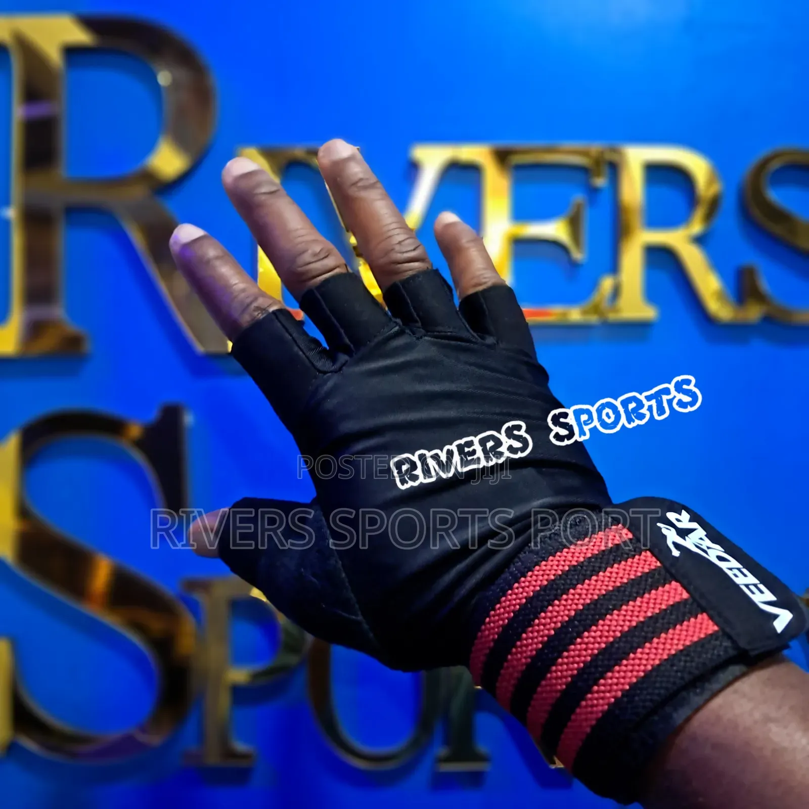 Ventilated Weight Lifting Gloves With Integrated Wrist Wraps