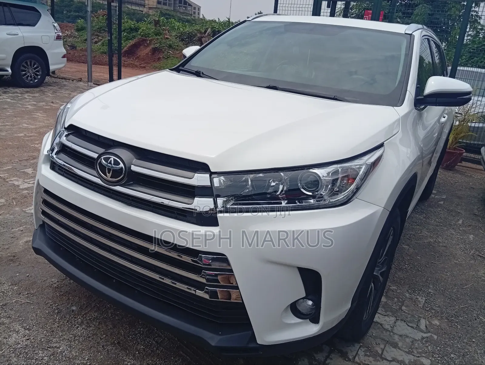 Toyota Highlander XLE 4x4 V6 (3.5L 6cyl 8A) 2018 White