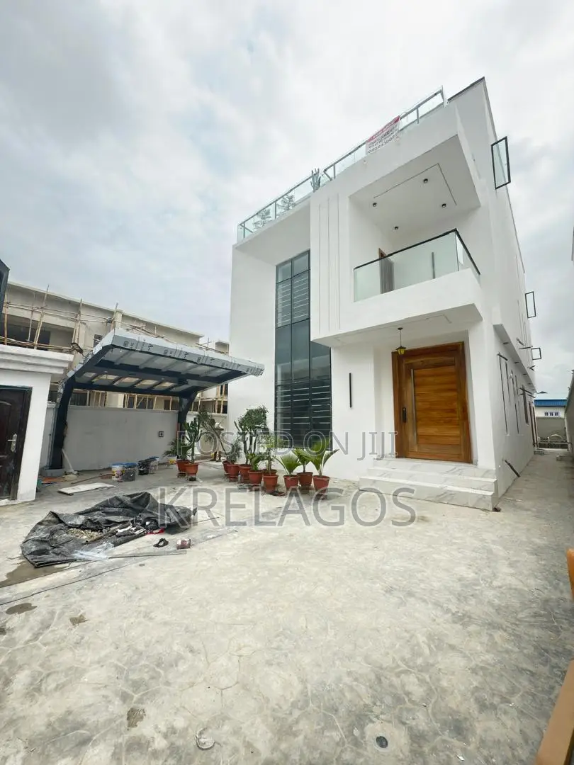 5bdrm Duplex in Chevron for sale
