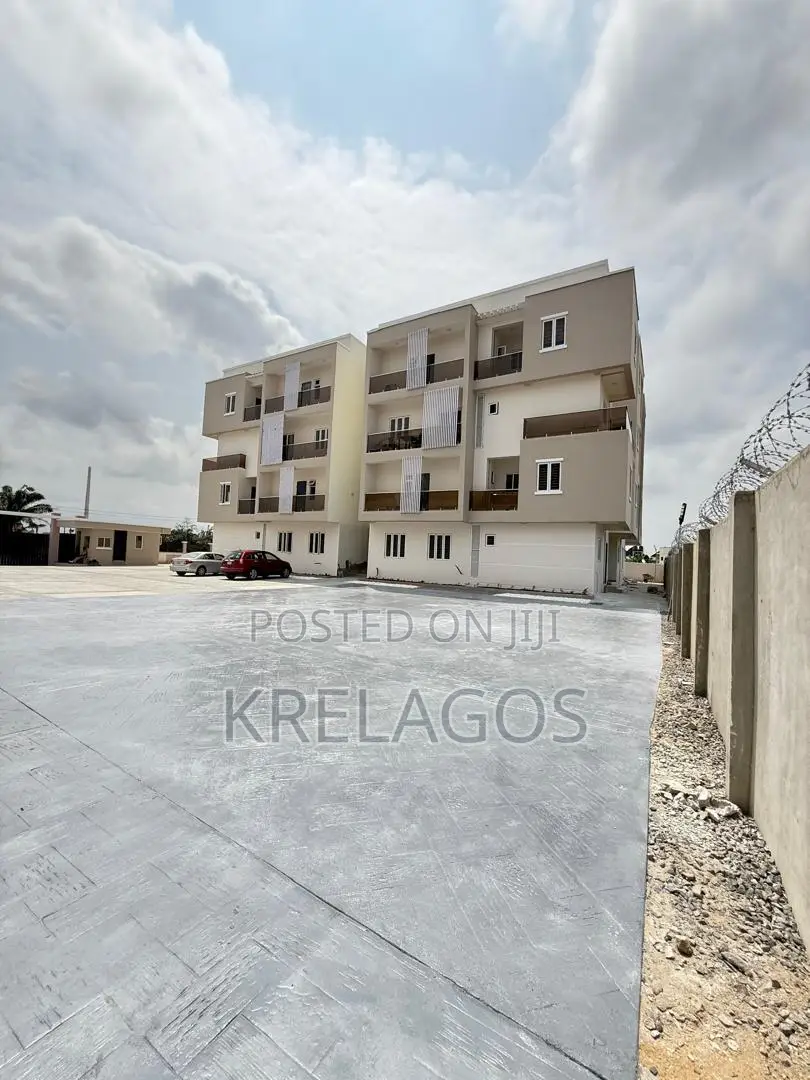 3bdrm Apartment in Ikota for sale