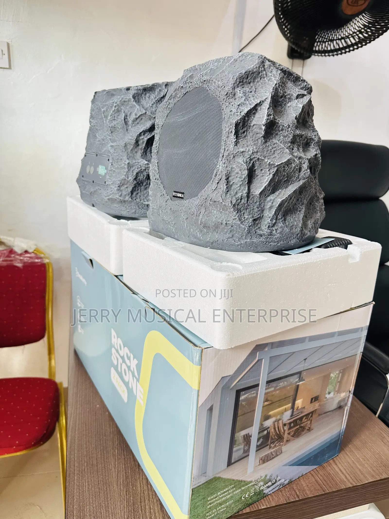 Rock 🪨 Speakers For Garden Or Swimming Pool With Bluetooth And Solar