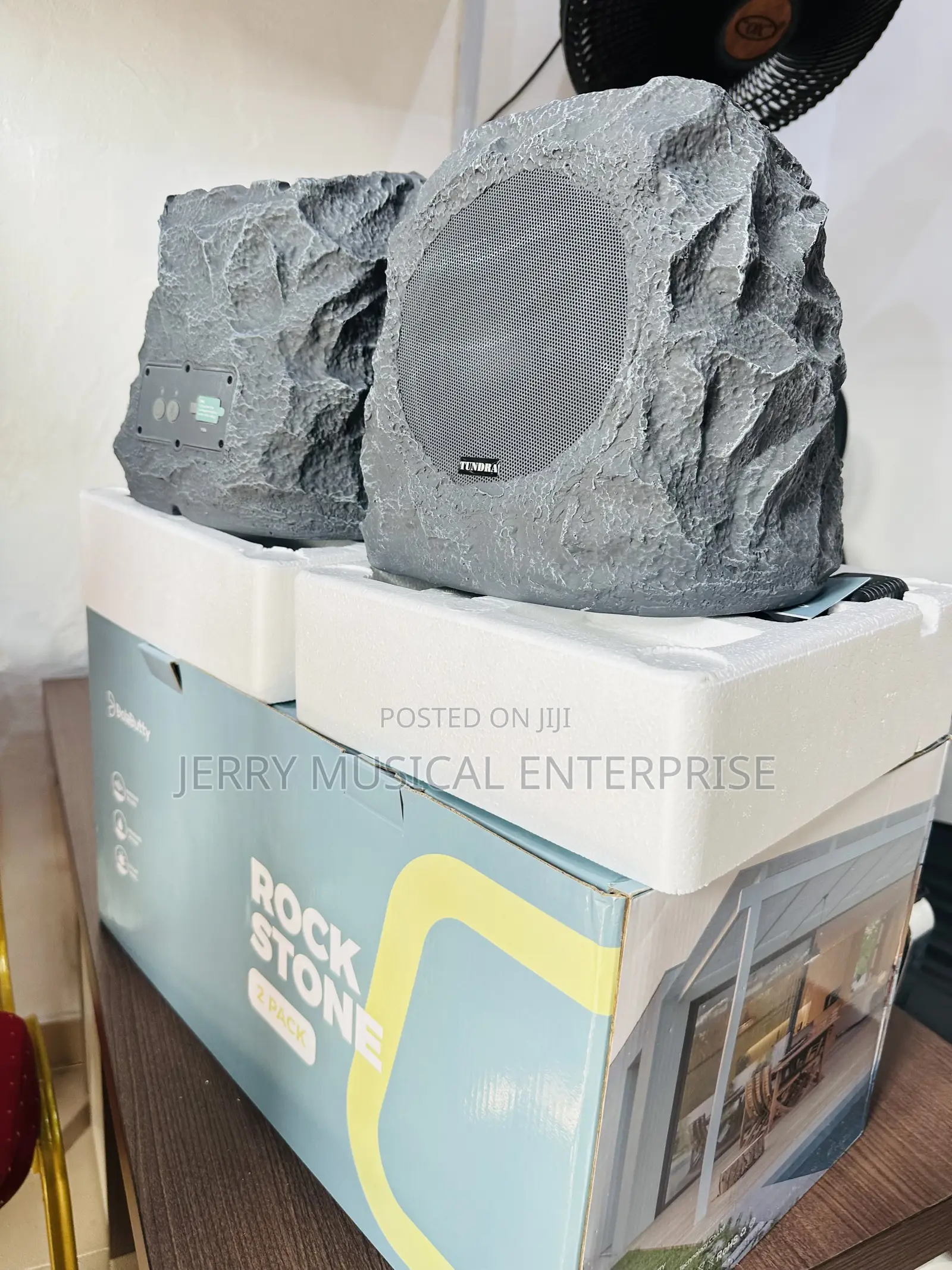 Rock 🪨 Speakers For Garden Or Swimming Pool With Bluetooth And Solar