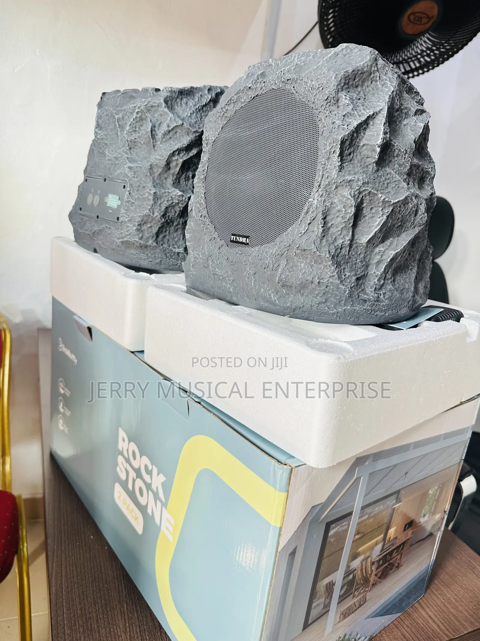 Rock 🪨 Speakers For Garden Or Swimming Pool With Bluetooth And Solar
