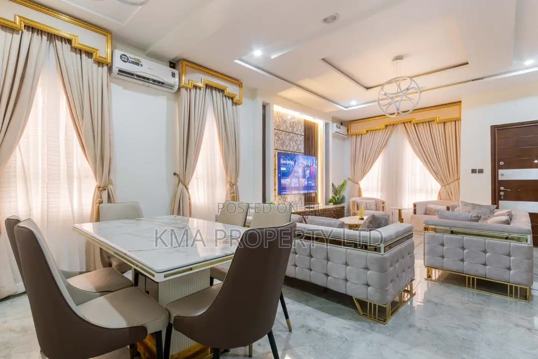 Luxurious 4 Bed Duplex With Pool and Snooker