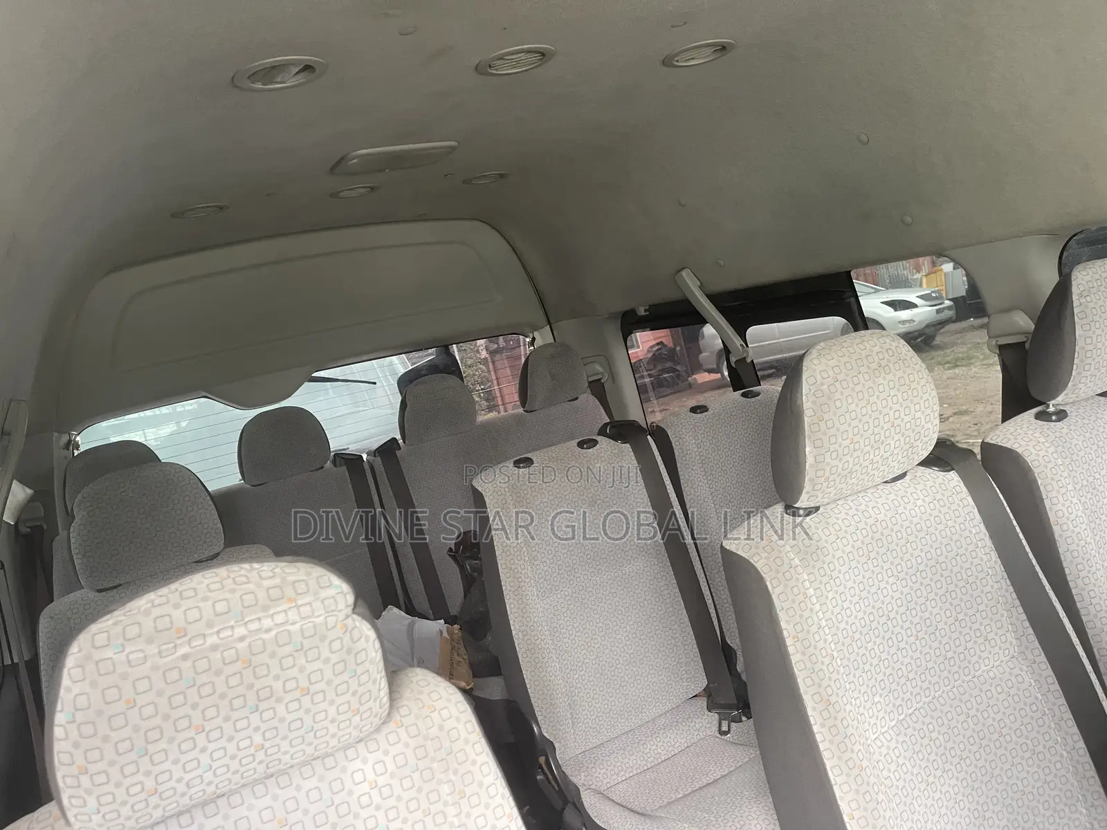 Toyota HiAce 2018 Silver