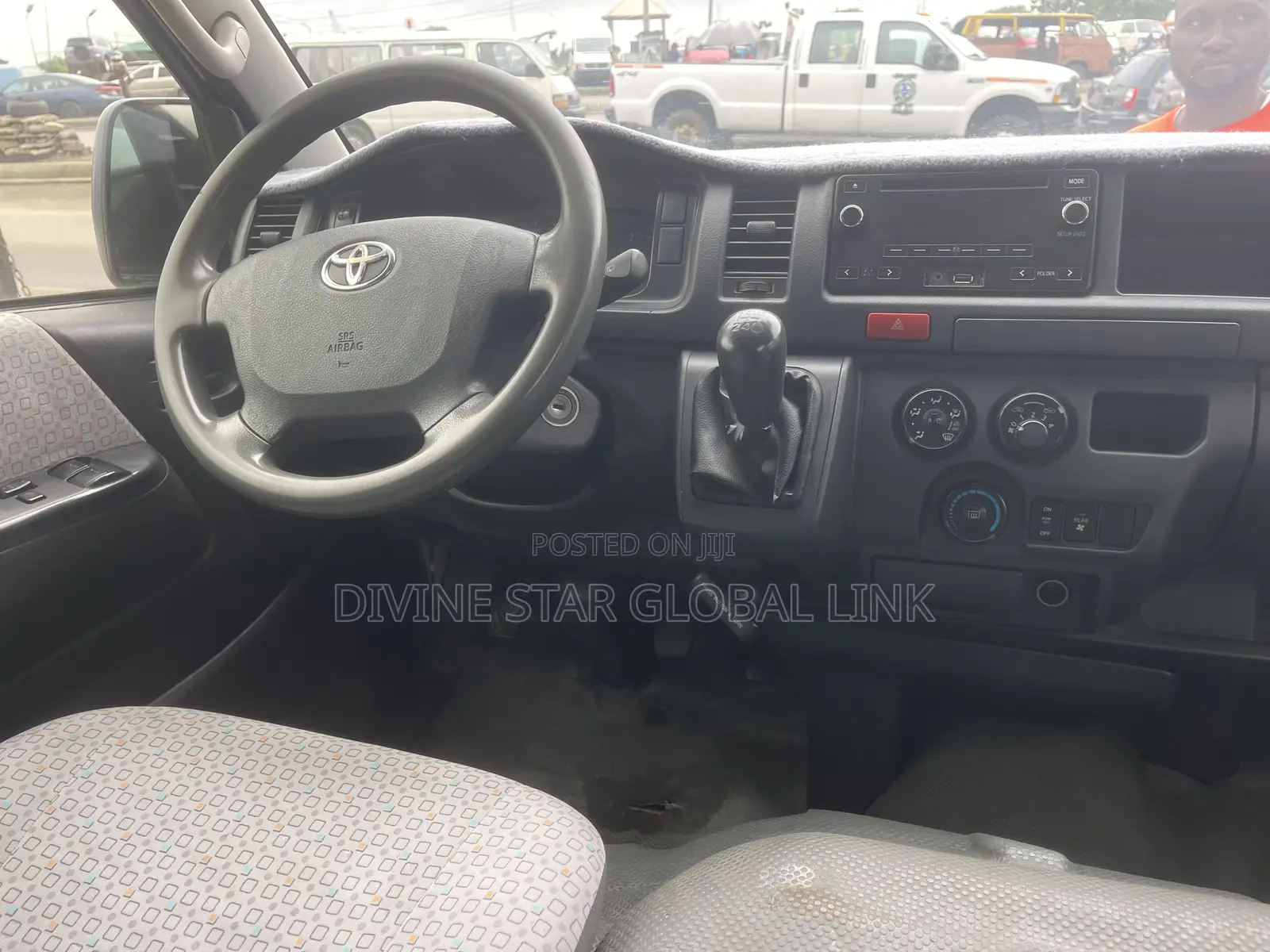 Toyota HiAce 2018 Silver