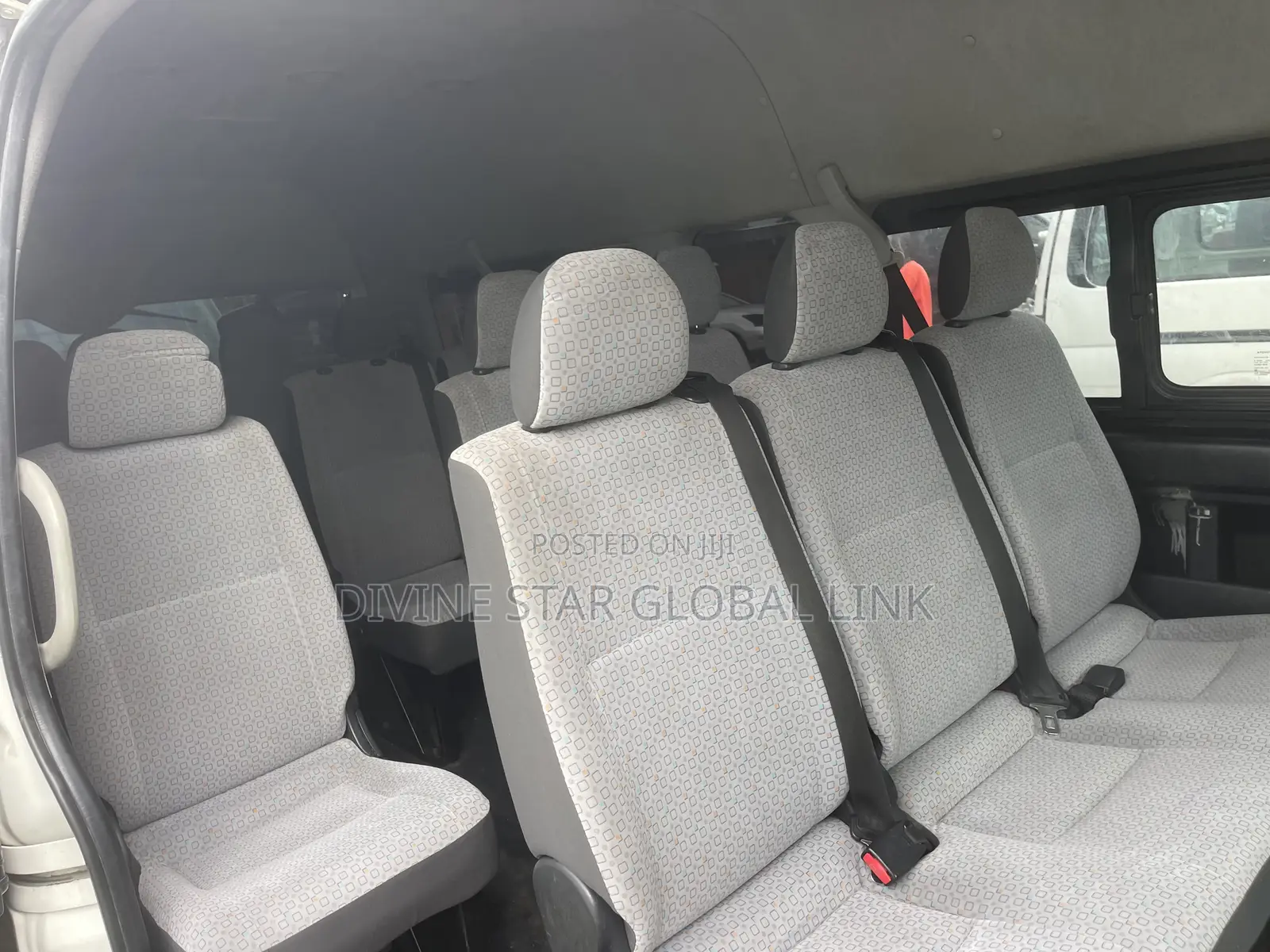 Toyota HiAce 2018 Silver