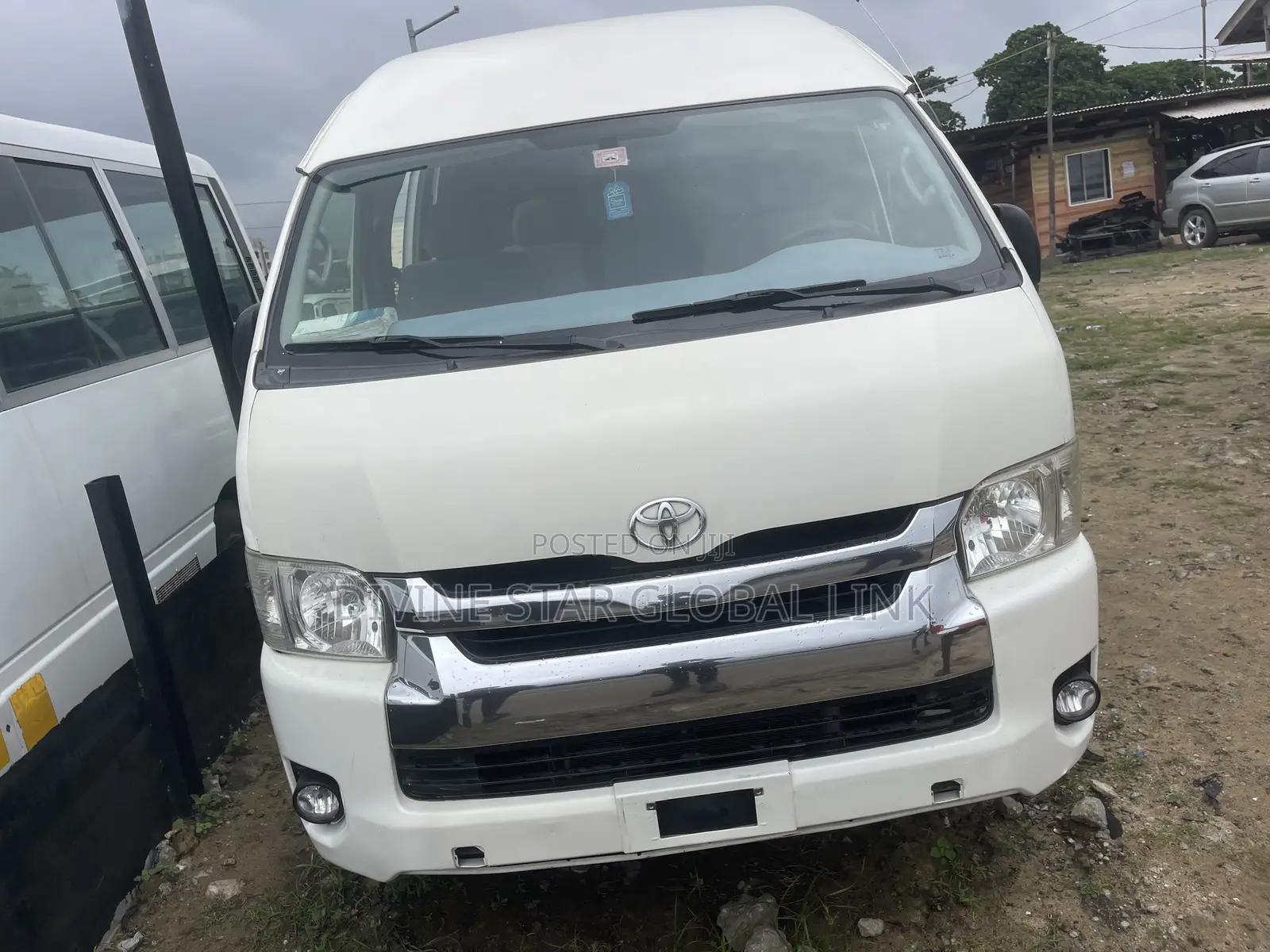 Toyota HiAce 2018 Silver