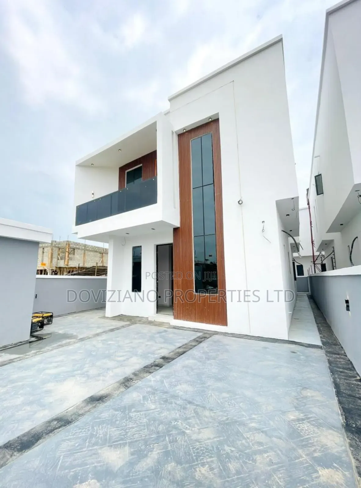 4bdrm Duplex in Lekki for sale