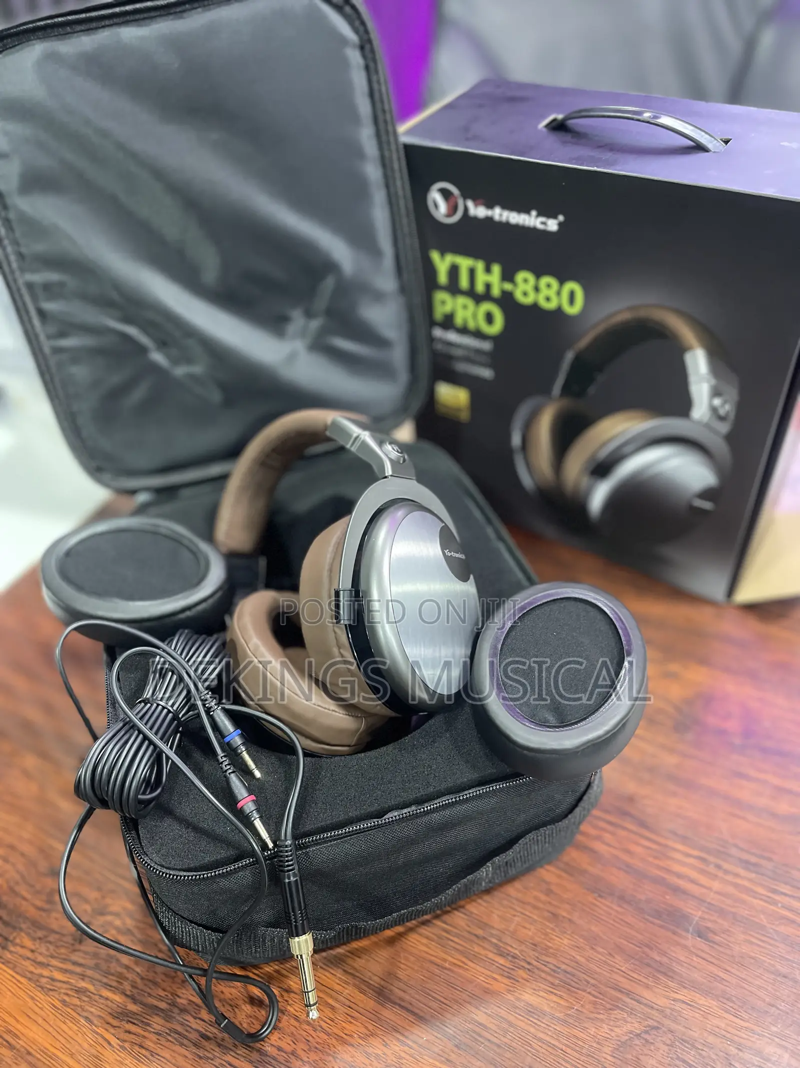 Yo-Tronics Yth-880 Pro Professional Closed-Type Headphones