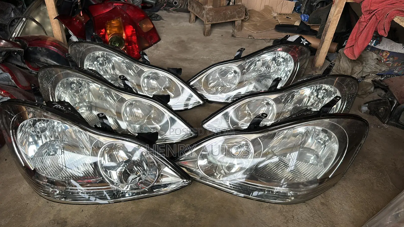 Set Headlamp Avensis Verso 2005