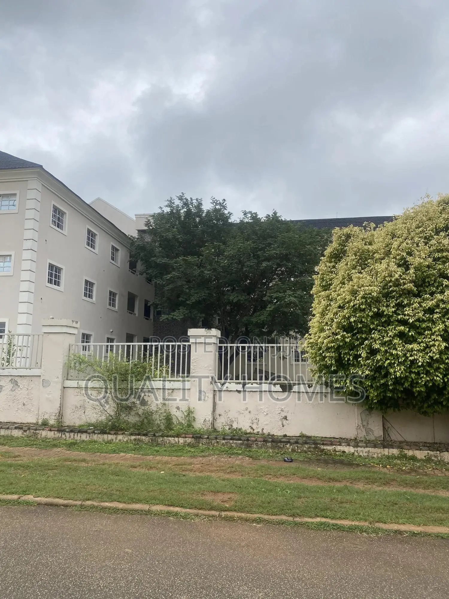 Furnished 20bdrm Duplex in Katampe for sale